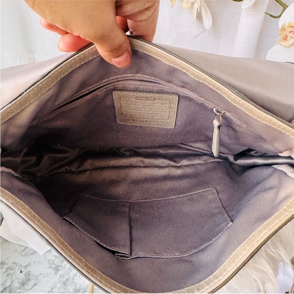 Coach Poppy Distressed Italian Leather- EUC! LIKE NEW
11”-17925 - Picture 14 of 15